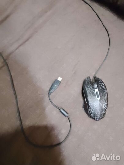 Игровая клавиатура и мышь