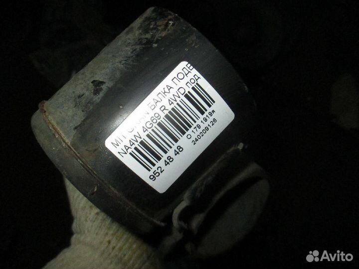 Балка подвески на Mitsubishi Grandis NA4W 4G69