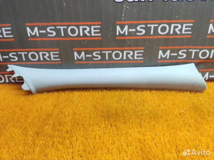 Обшивка стойки передняя правая Mercedes-Benz