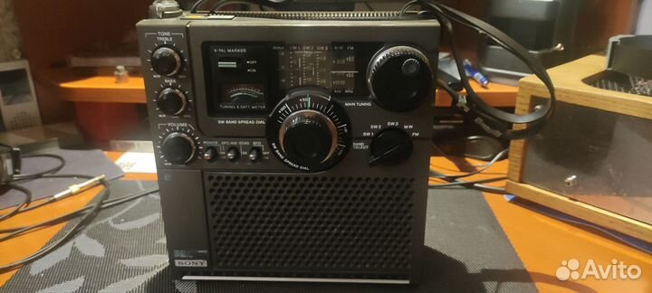 Радиоприемник Sony ICF-5900 в рабочем сост