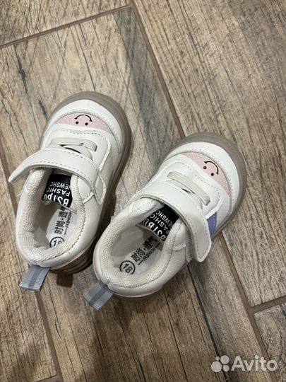 Кроссовки детские