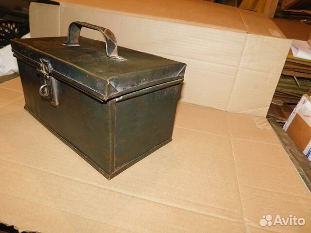 Жестяной сундучок-ларец кустарного изготовл. СССР