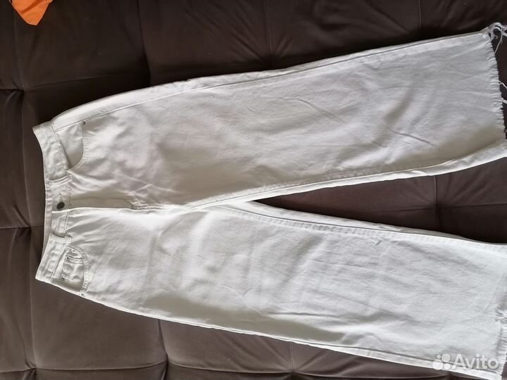 Джинсы голубые и белые 44-46