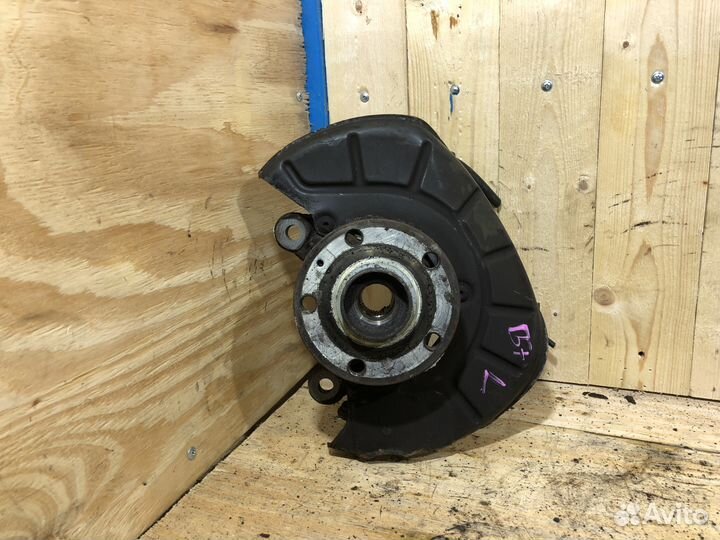 Поворотный кулак левый VW Golf 5 288мм