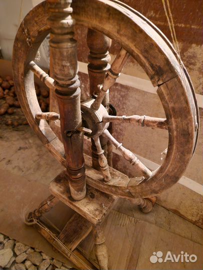 Прялка деревянная старинная