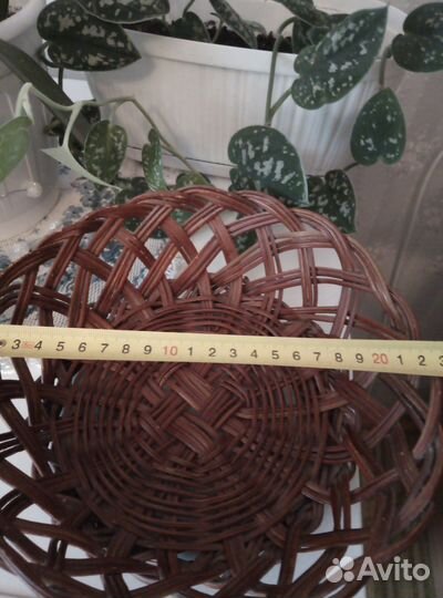 Корзина плетеная для подарков