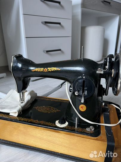 Швейная машинка подольская ножная