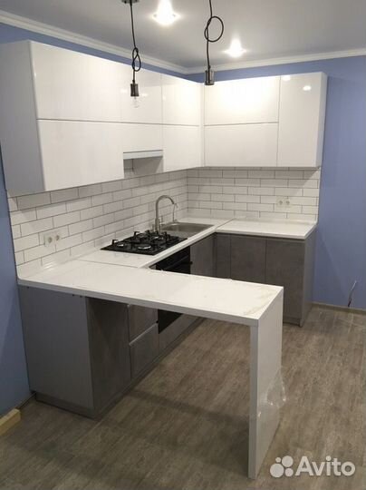 Кухонный гарнитур. Кухня с барной стойкой ксп:1800