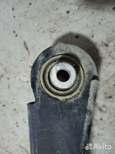 Рычаг задний поперечный нижний правый VW golf 7