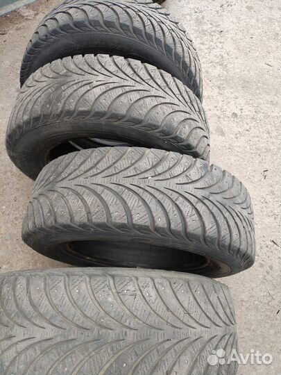 Sava Eskimo Stud 215/65 R16 98T