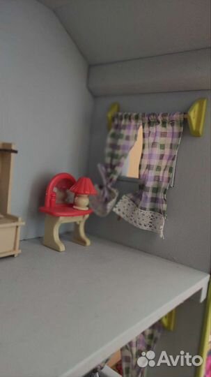 Кукольный домик с мебелью