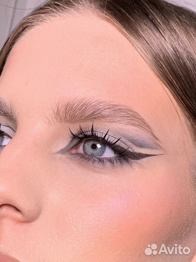 Визажист / Макияж и прическа Москва. Выезд на дом