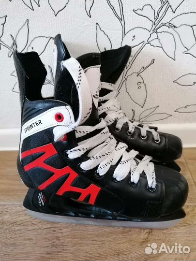 Коньки хоккейные