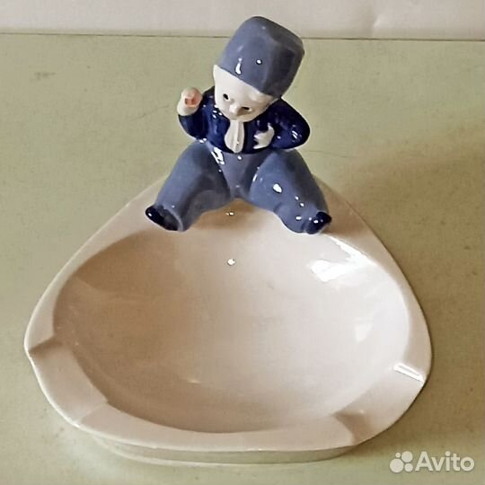 Фарфор. Статуэтка. Пепельница. Германия. СССР