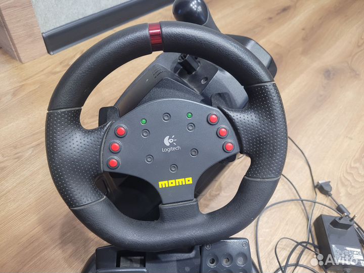 Игровой руль logitech momo racing