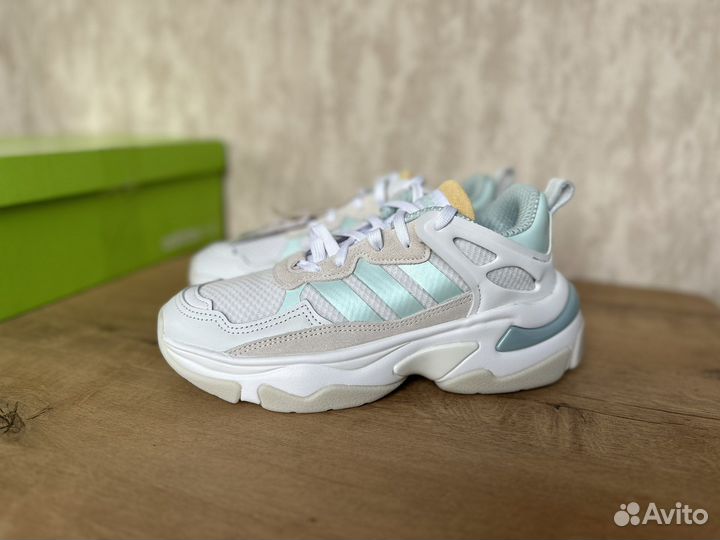 Кроссовки adidas новые оригинал