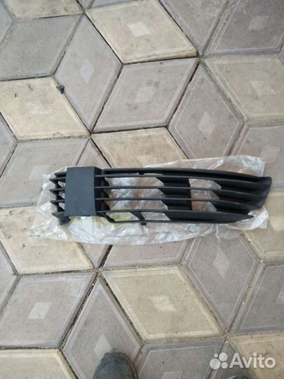 Накладка переднего бампера