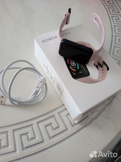 Фитнес браслет honor band 6