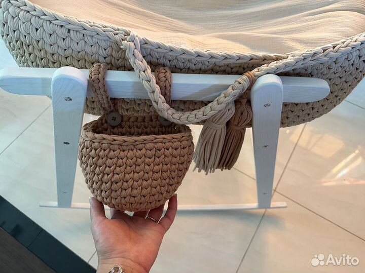 Колыбель, подставка, 2 матрасика, 2 простынки