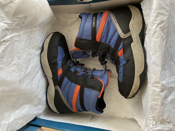 Демисезонные ботинки Geox на мальчика р 35