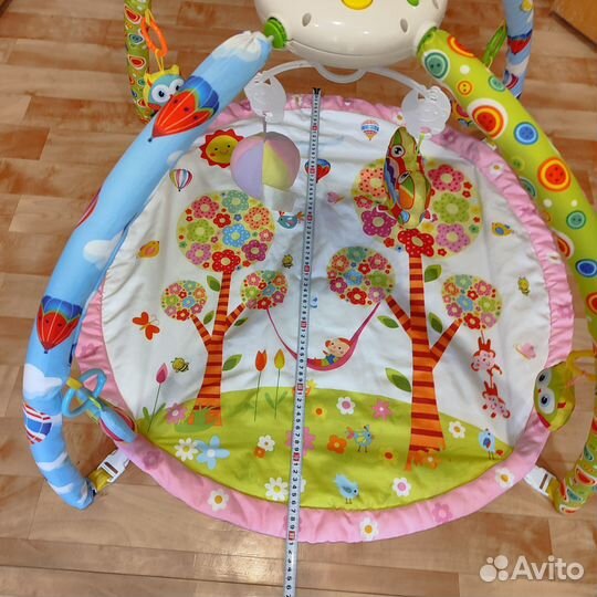 Детский коврик с мобилем