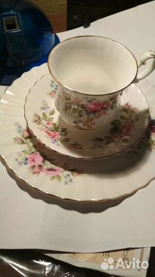 Костяной фарфор Royal Albert, Paragon