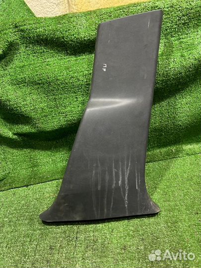 Накладка в салоне правая Renault Megane K4M 2008