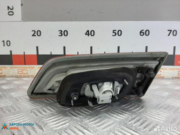 Фонарь крышки багажника левый Toyota Camry XV50