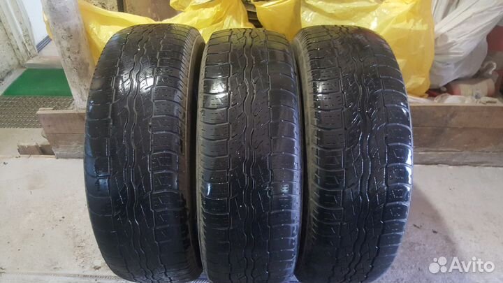 Bridgestone Dueler H/T D687 225/65 R17