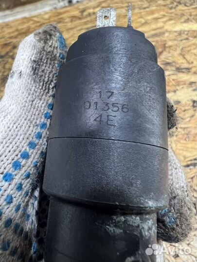 Насос омывателя Мазерати Кватропорте 5 V