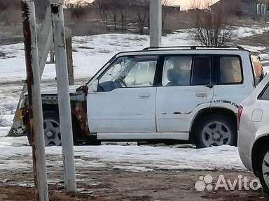 Suzuki Vitara 2.0 МТ, 1995, битый, 200 000 км