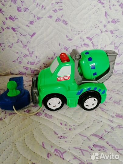 Машинка на пульте управления