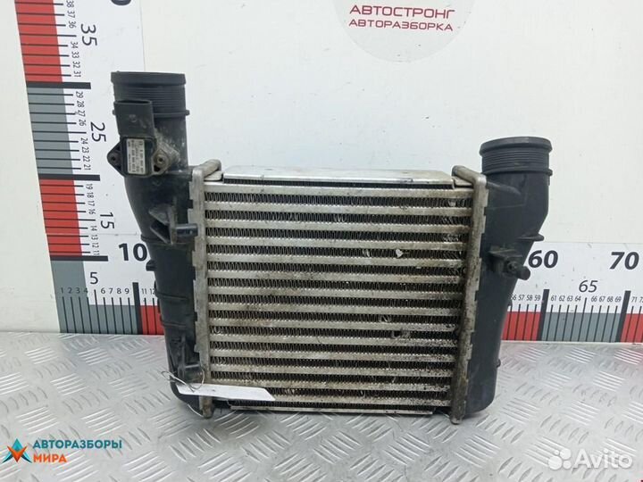 Интеркулер Audi A4 B7 2008 8E0145805AA