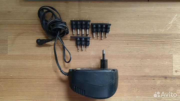 Блок питания 1.5-12V Robiton SN1000S