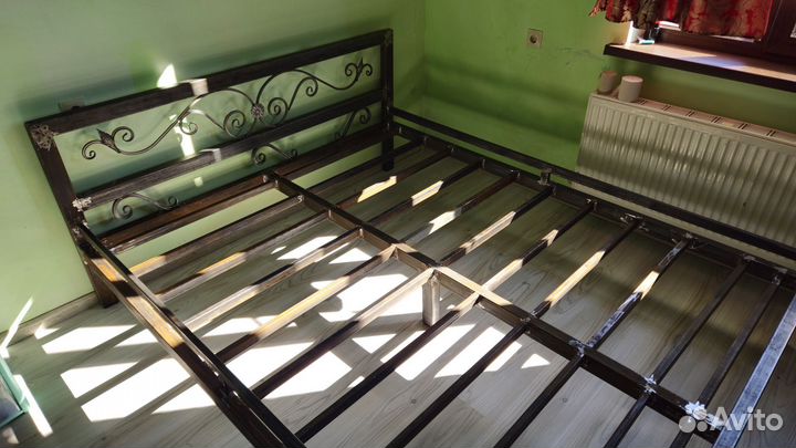 Кровать двухспальная металлическая в стиле лофт