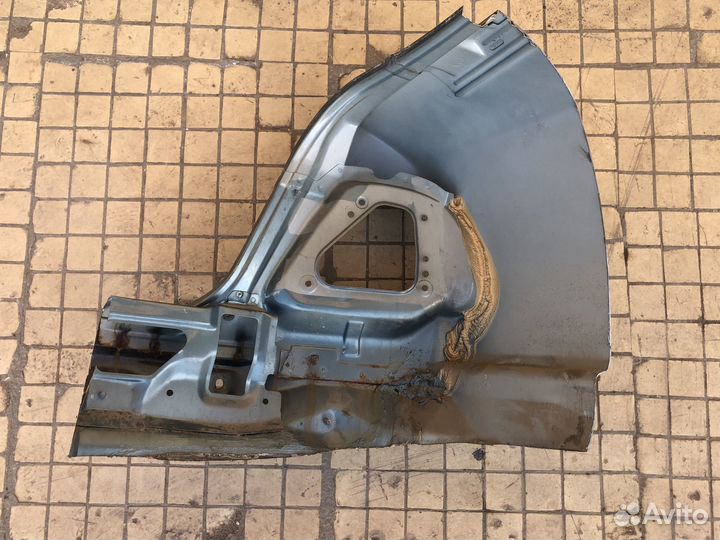 Крыло заднее левое Мицубиси Каризма седан