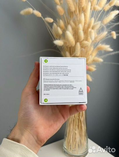 Новые AirPods 4 (2025) с шумоподавлением