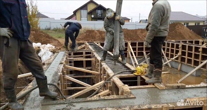 Заливка фундамента, отмостка вокруг дома