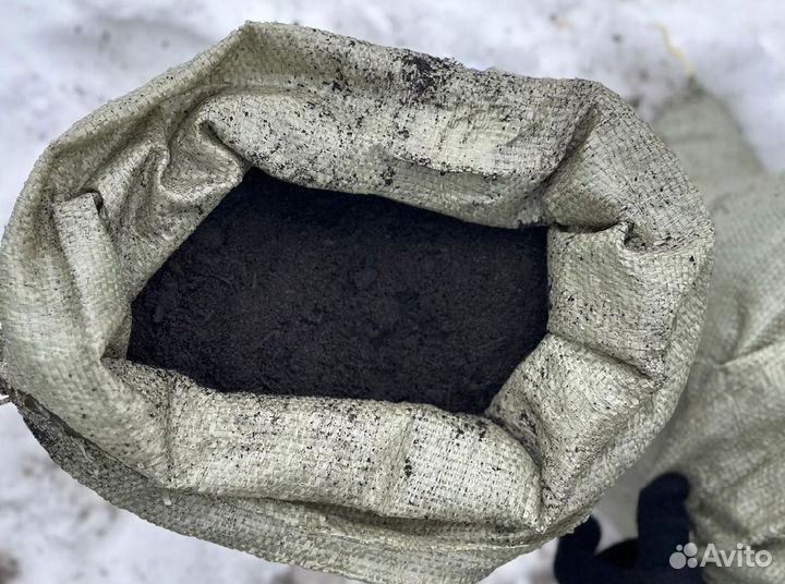 Земля чернозем плодородный грунт в мешках