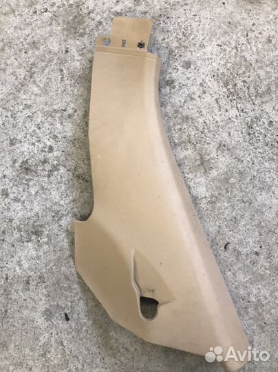 Обшивка задней стойки Porsche Cayenne 958 (2692)