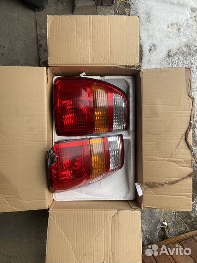 Комлект задних фонарей Land cruiser 100