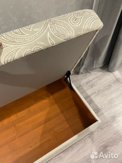 Кровать с подъемным механизмом