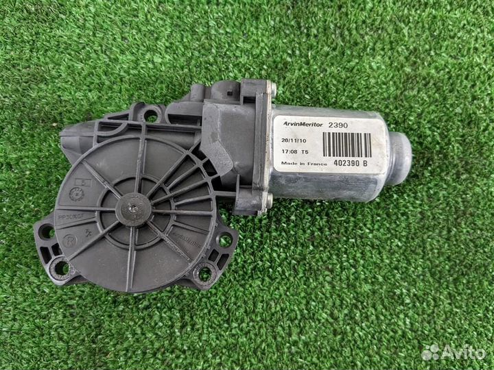 Мотор стеклоподъёмника передний правый Hyundai IX