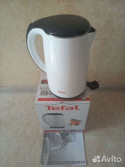 Электрический чайник Тефаль KO260130