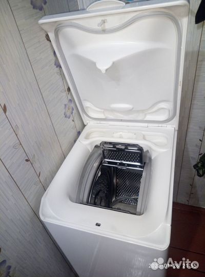 Продам новую стиральную машинку 13000