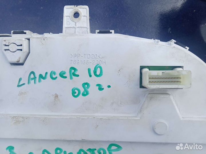 Панель приборов mitsubishi lancer 10