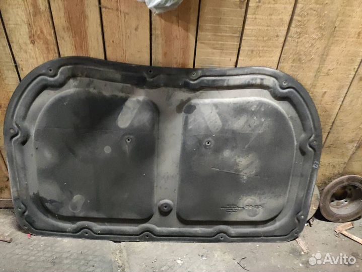 Обшивка капота Hyundai Equus 81125-3N700