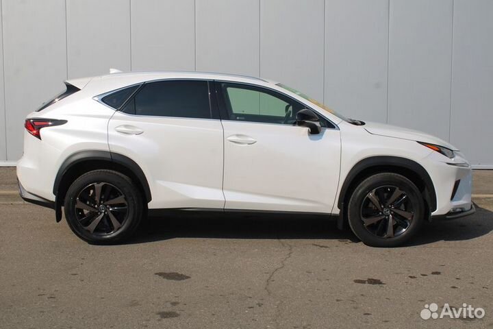 Lexus NX, 2021