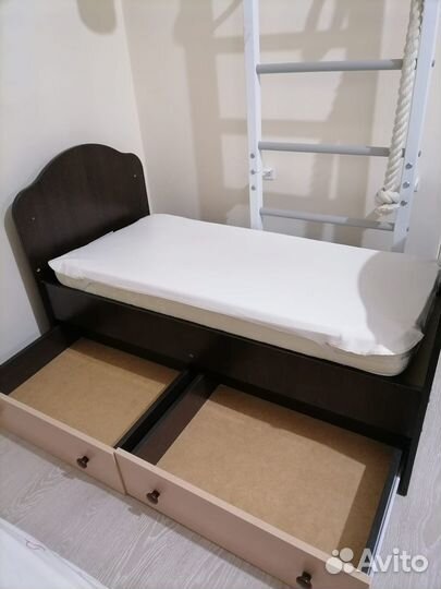 Продам детскую кроватку