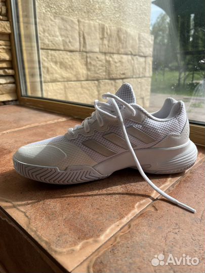 Женские теннисные кроссовки adidas Multicourt